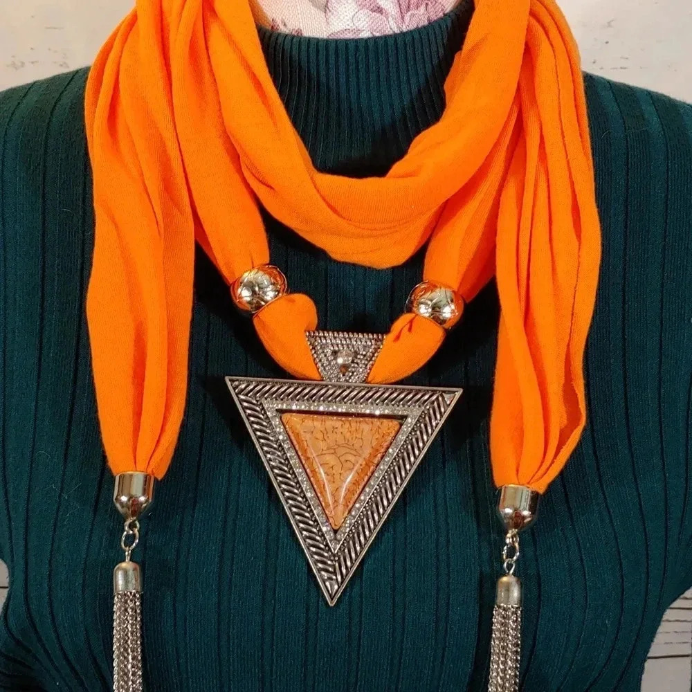 Scarf jewelry - Picture 4 of 5